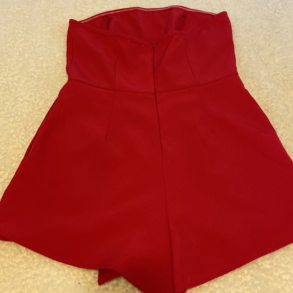 Strapless red romper - Picture 3 of 3